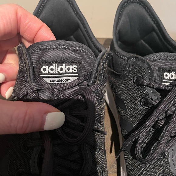 Adidas cloud foam women’s sneakers 👟 - Picture 5 of 6